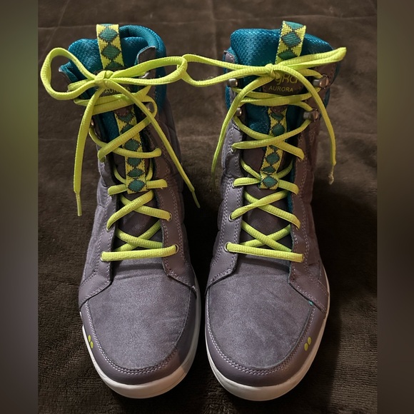 Rylan Aurora quilted water resistant hightop boots - Picture 3 of 5